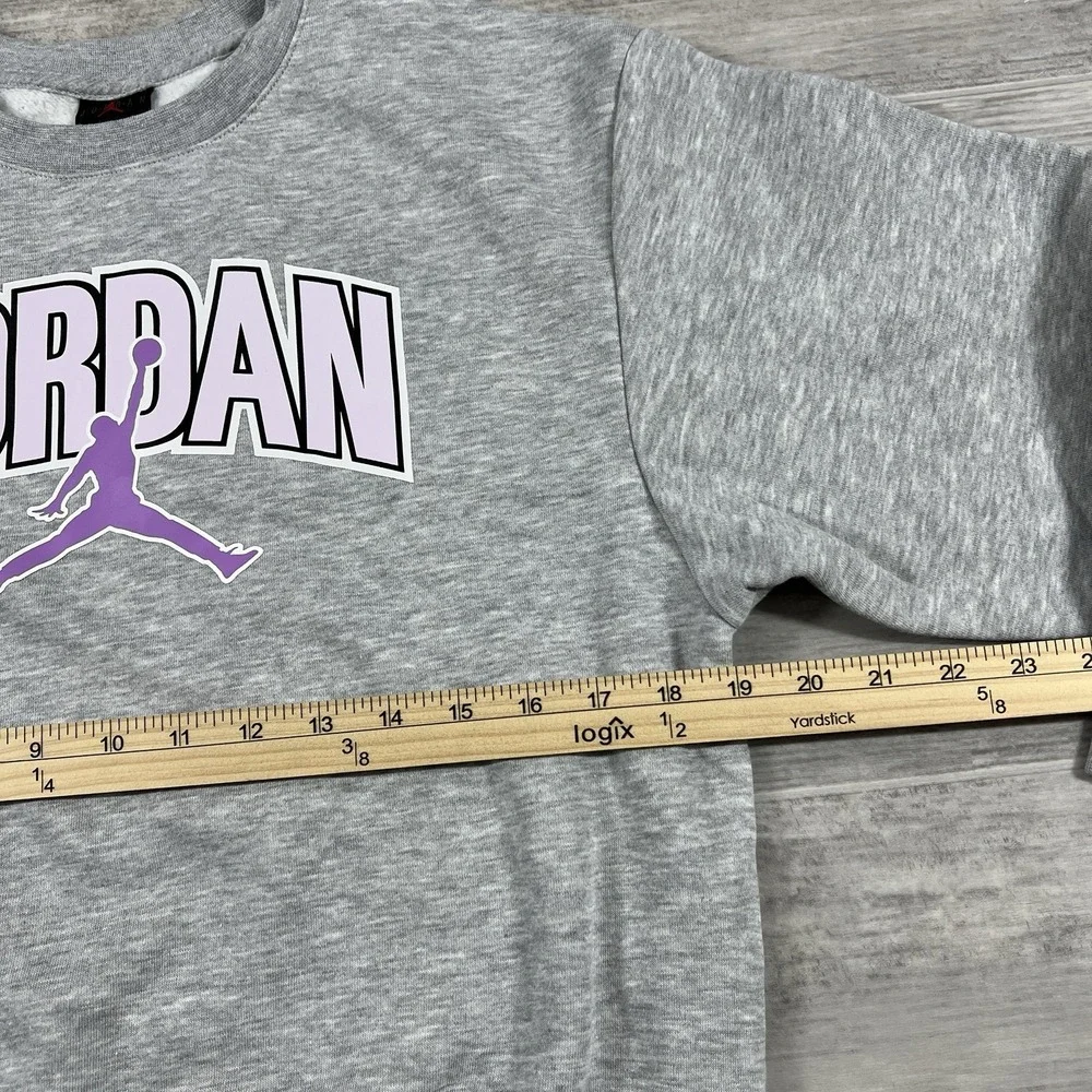 Youth Nike Jordan Logo Girls Large Light‎ Gray Crewneck Sweatshirt NWT. MSRP $50